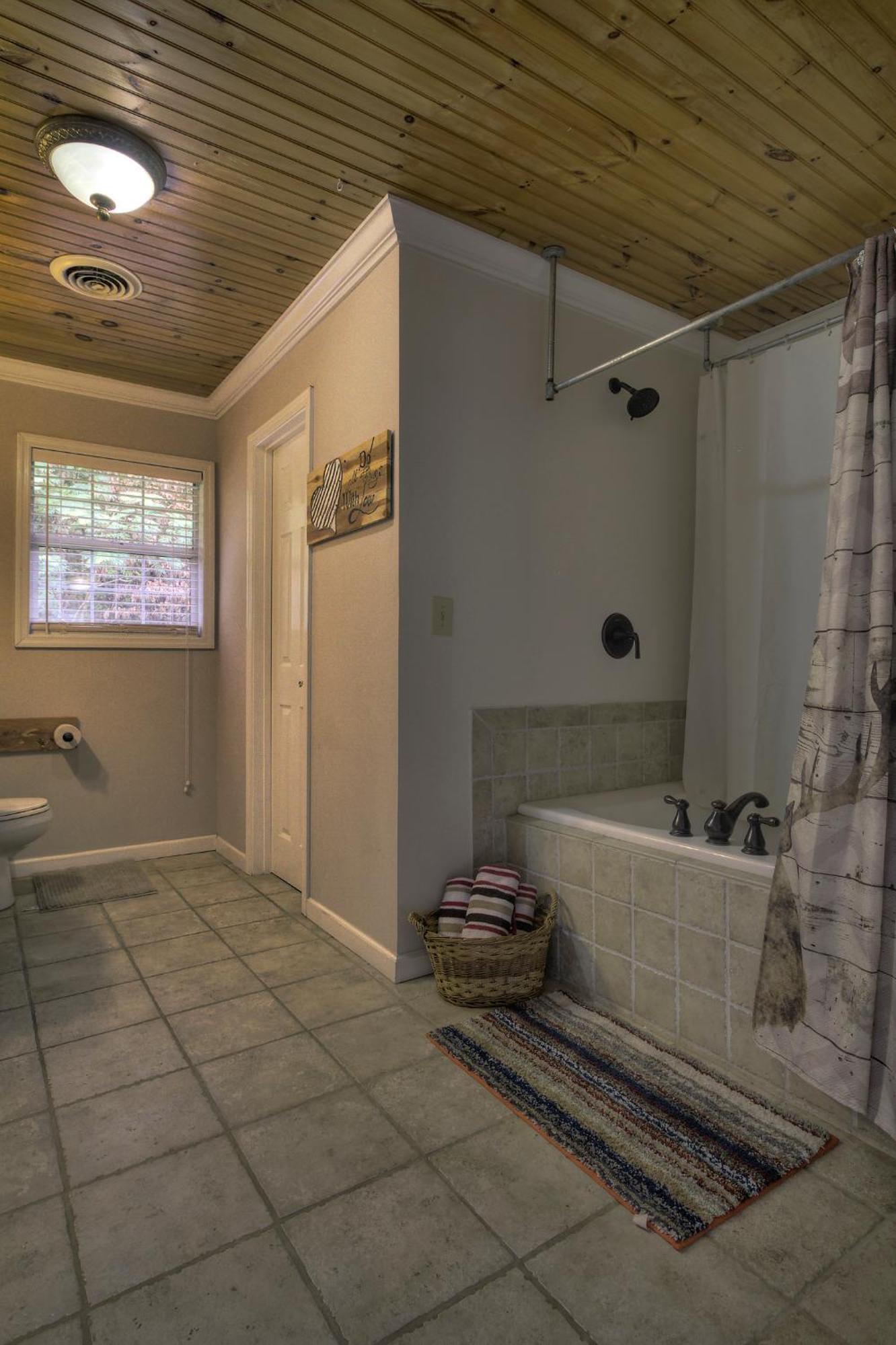5Bedrooms*4King Beds*Outstanding Location*Hottub* Сивиървил Екстериор снимка