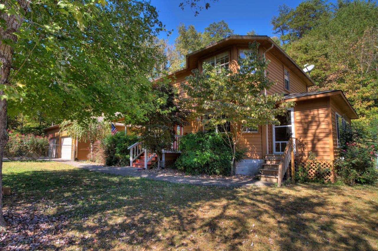 5Bedrooms*4King Beds*Outstanding Location*Hottub* Сивиървил Екстериор снимка