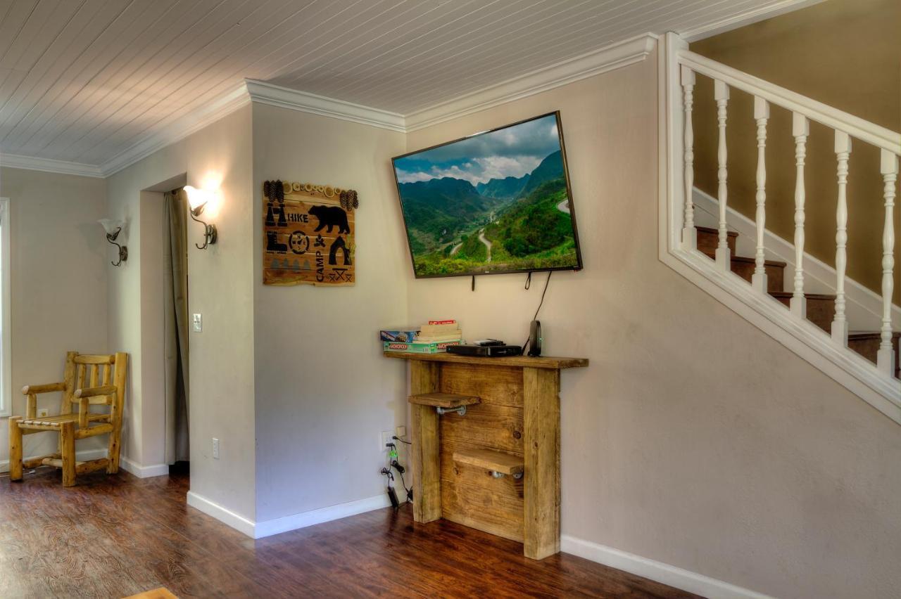 5Bedrooms*4King Beds*Outstanding Location*Hottub* Сивиървил Екстериор снимка