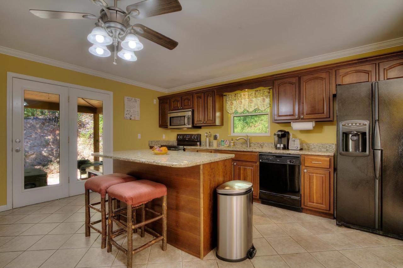 5Bedrooms*4King Beds*Outstanding Location*Hottub* Сивиървил Екстериор снимка