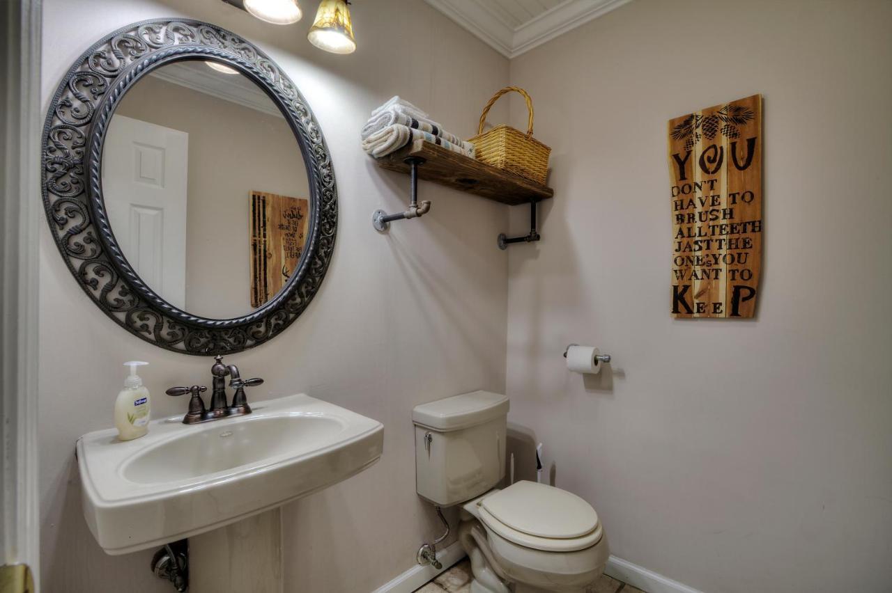 5Bedrooms*4King Beds*Outstanding Location*Hottub* Сивиървил Екстериор снимка