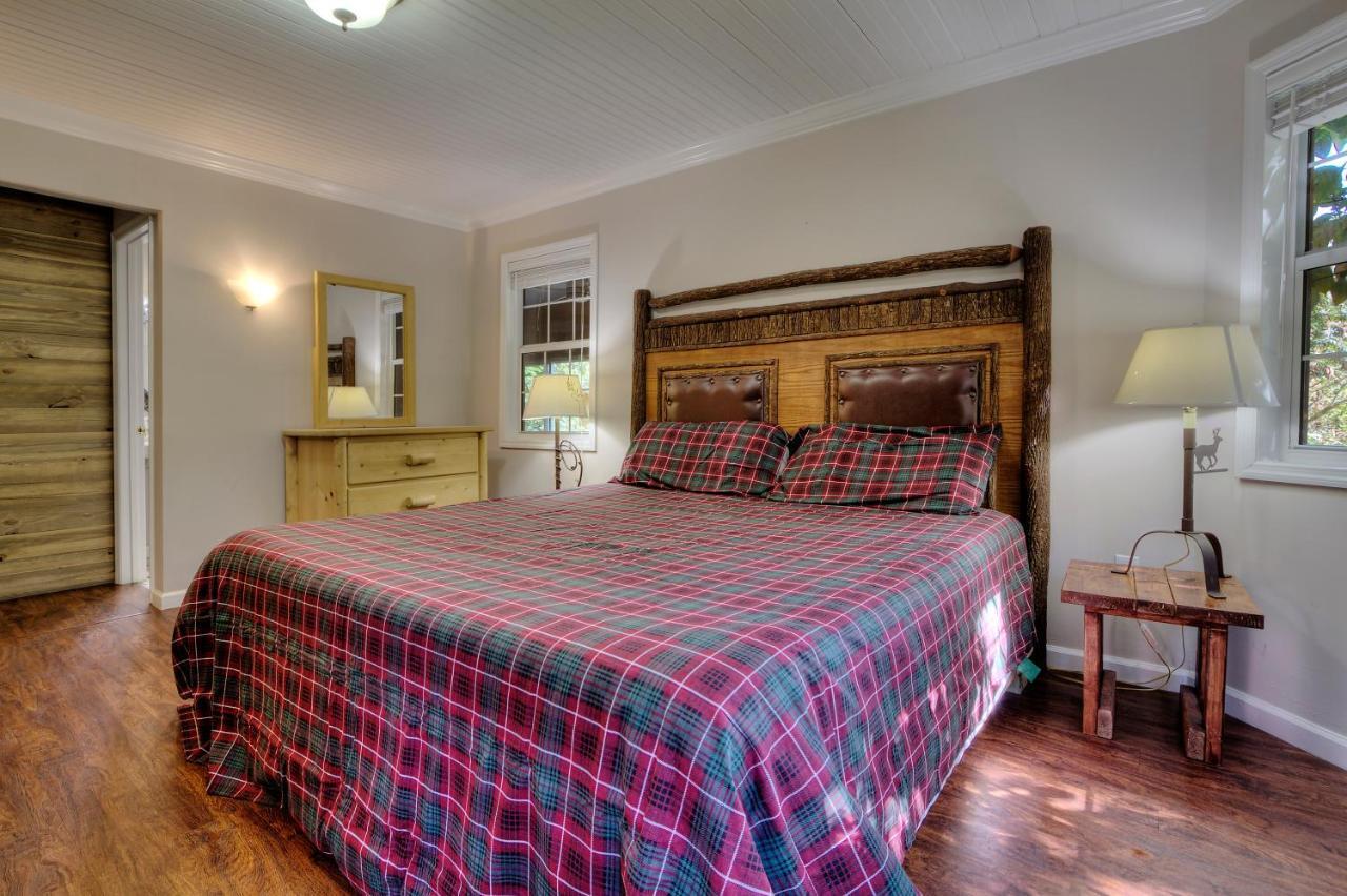 5Bedrooms*4King Beds*Outstanding Location*Hottub* Сивиървил Екстериор снимка