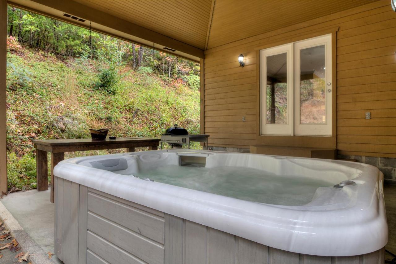5Bedrooms*4King Beds*Outstanding Location*Hottub* Сивиървил Екстериор снимка